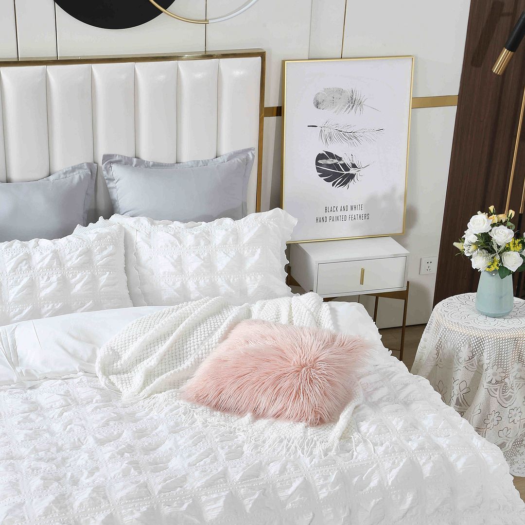 Ruffles Textured Jacquard Queen Size white Duvet Quilt Cover Set