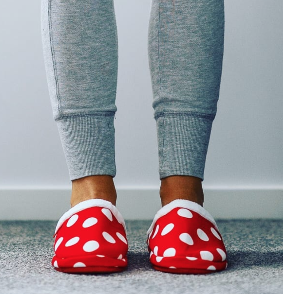 ARCHLINE Orthotic Slippers Slip On Scuffs Pain Relief Moccasins - Red Polka Dot - EUR 43 (Womens US 12)