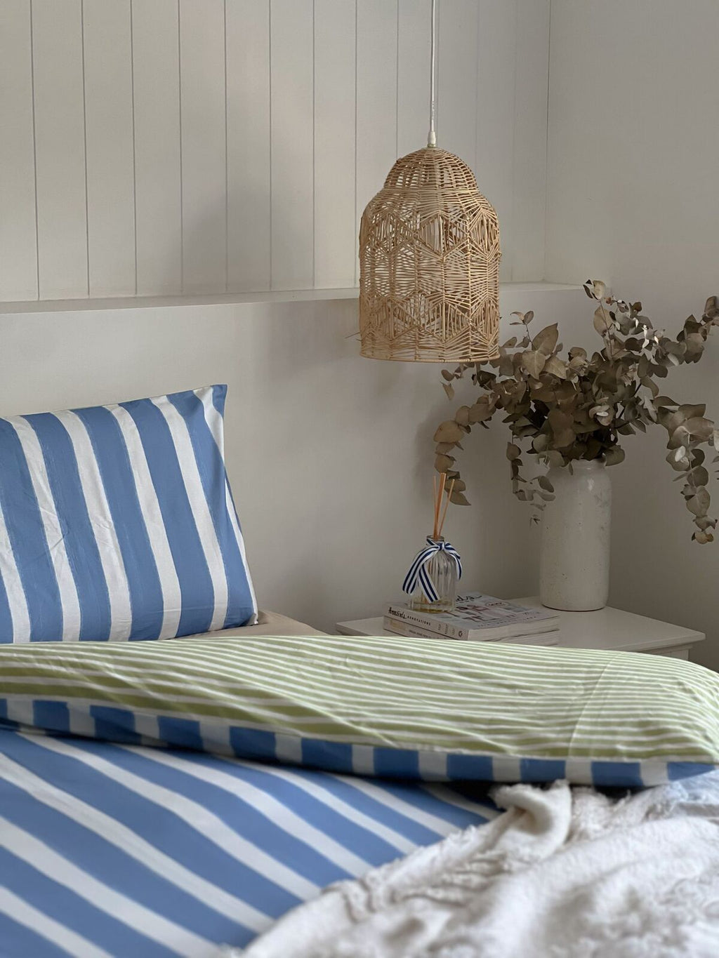 100% Cotton Duvet Quilt Cover Set w/ 2 Pillow Cases in Reversible Blue/Green/White Stripe - Single