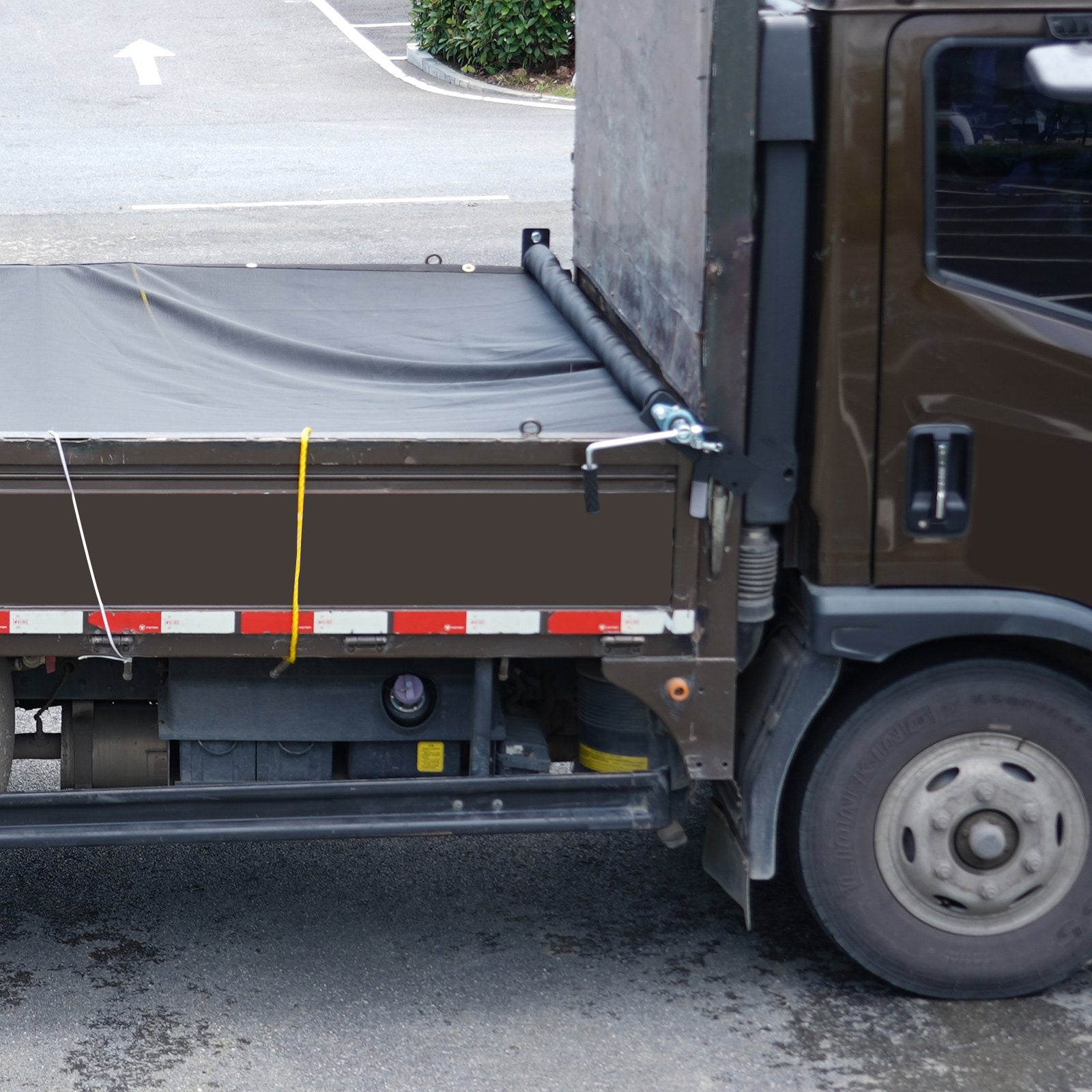 VEVOR Hand Crank Tarp Roller Kit, 1.6-2.6 m Wide, Aluminum Alloy, Manual Cab Level Dump Truck Tarp Roller with 17.8 cm Sponge-Wrapped Handle, Perfect for Dump Trucks, Trailers, Trash Haulers (No Tarp)