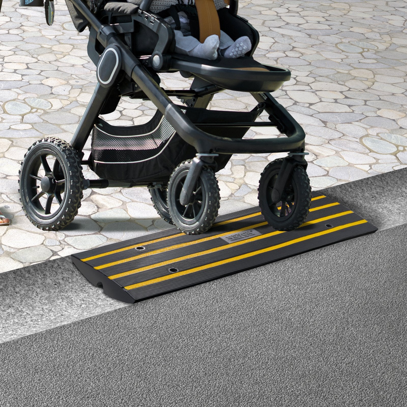 VEVOR Curb Ramp, 6.5 cm Rise Rubber Driveway Ramps, Heavy Duty 15 tons Weight Capacity Threshold Ramp, Curbside Bridge Ramps for Loading Dock Garage Sidewalk, Expandable Full Ramp Set