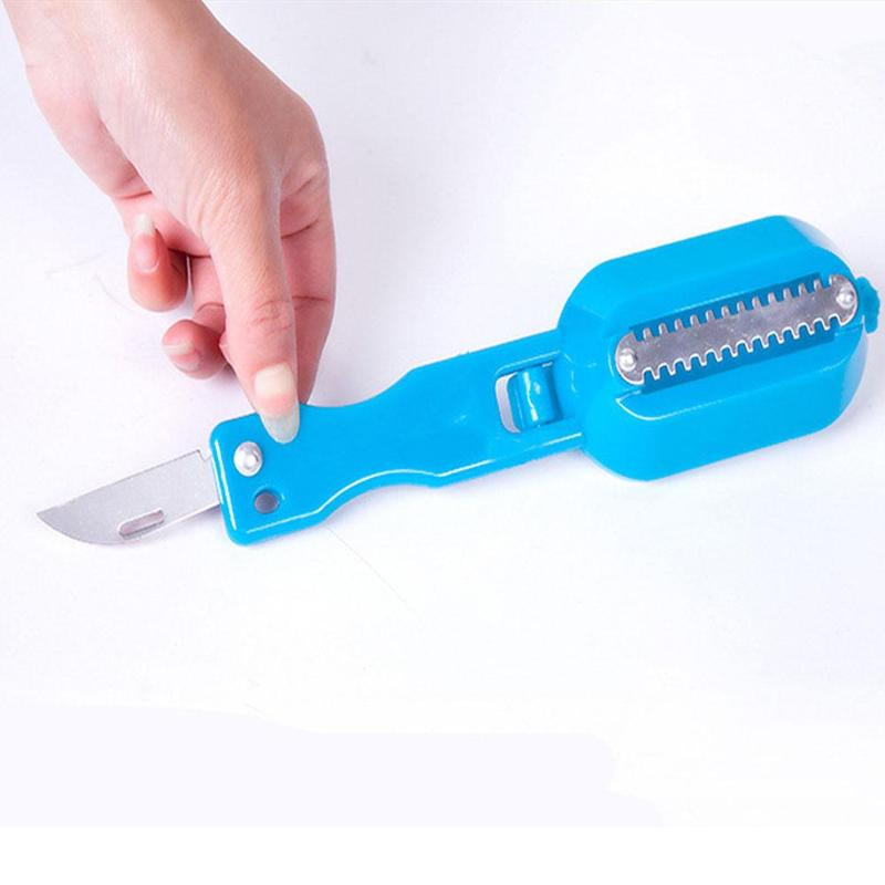 2 In 1 Plastic Fishing Scale Brush With Built-in Scale Scoop Graters Fast Remove Fish knife Cleaning Peeler Scaler Scraper Seafood Tools